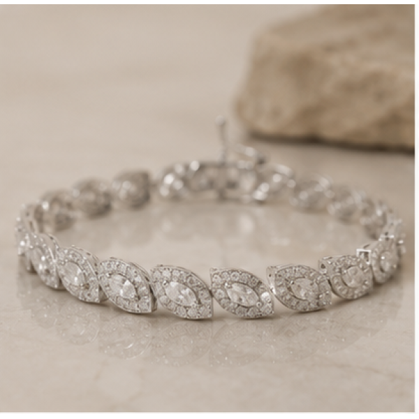 Luxury Silver Alloy CZ Link Bracelet with Marquee-Cut Solitaire