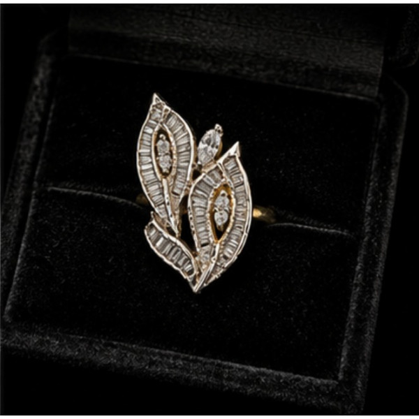 Aria Leaf Ring